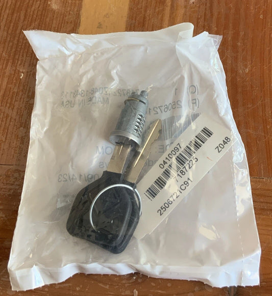 OEM International Cylinder Lock IGN SW W/Key image 0