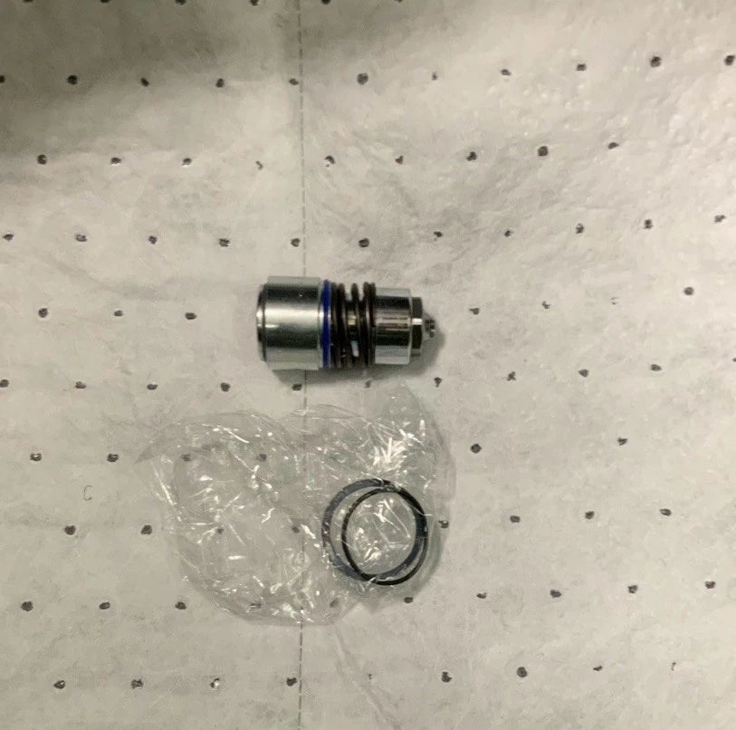 Hydraulic Breakaway Cartridge, Female, w/ Seals image 0