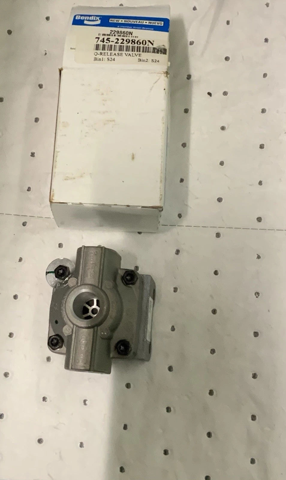BENDIX QUICK RELEASE VALVE image 1