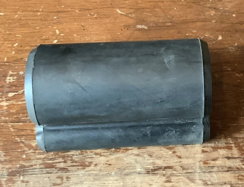 Holland 5th Wheel Pivot Bushing image 1