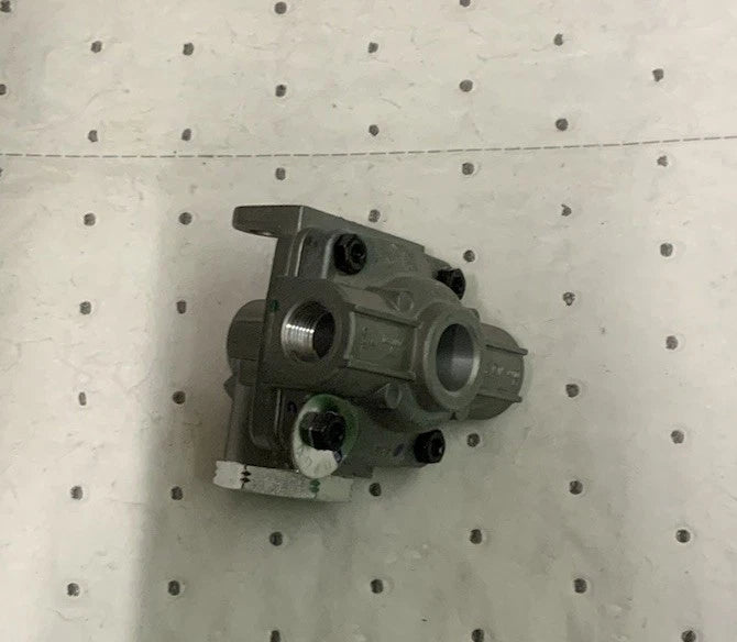 Bendix Qr-1 C Quick Release Valve image 1