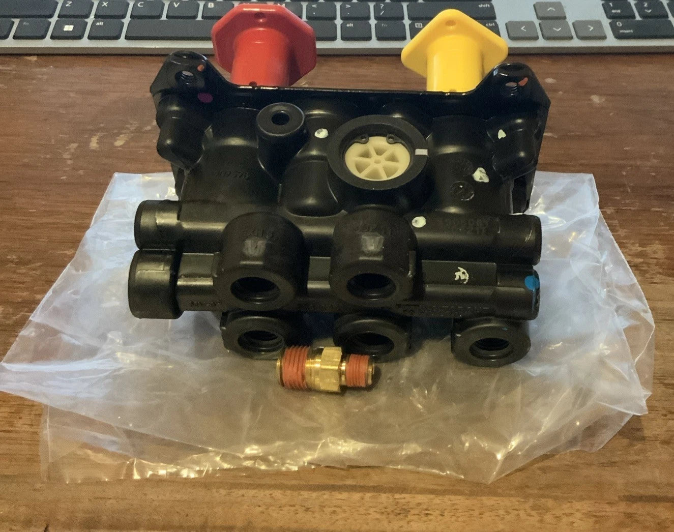 Bendix MV-3 Brake Dash Valve image 1