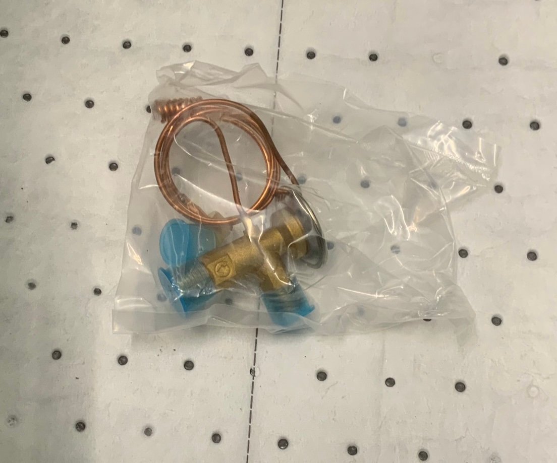 Expansion Valve, Right Angle, Externally Equalized image 1