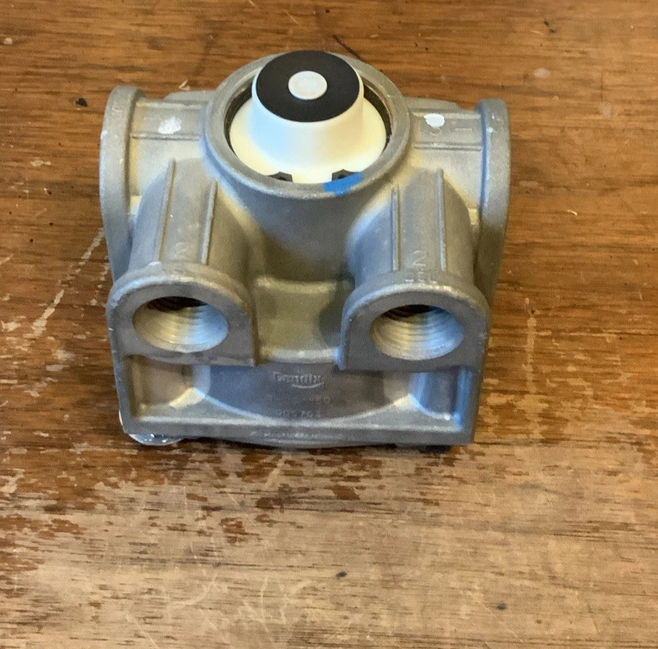 Bendix R-12 Universal Brake Relay Valve image 1