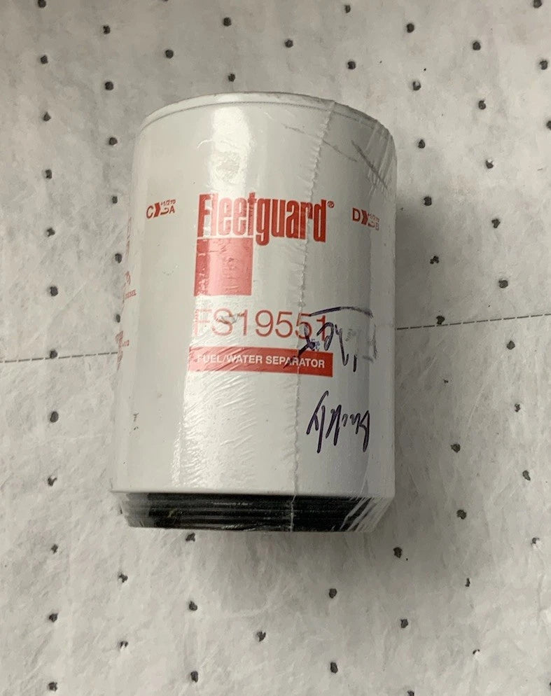 Fleetguard Fuel Filter with Water Separator image 0