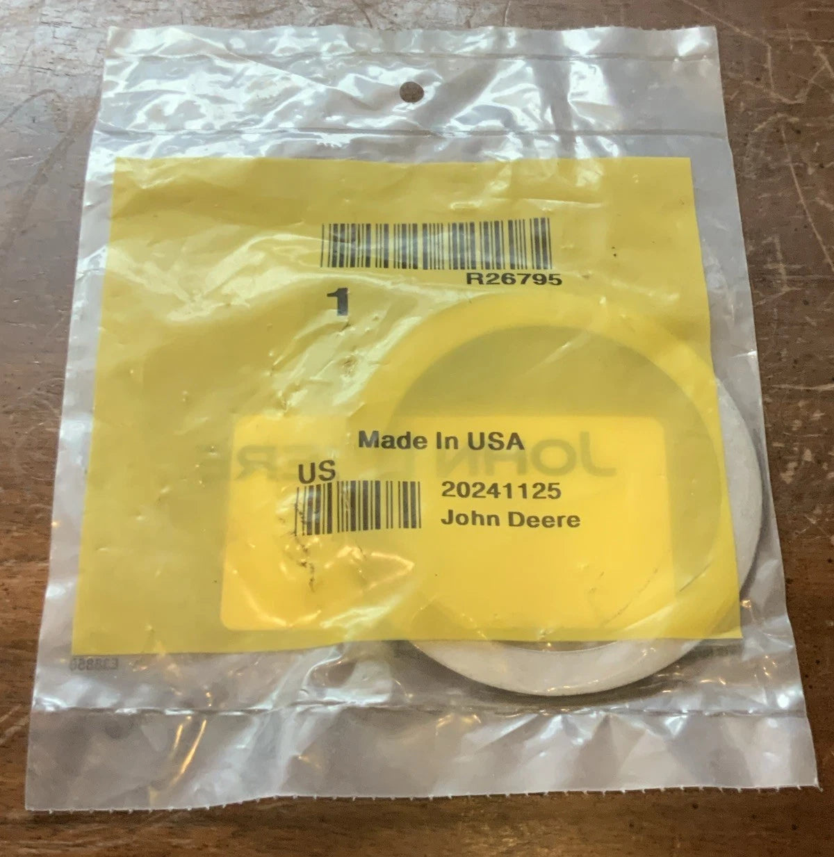 R26795 John Deere Round Hole Washer
