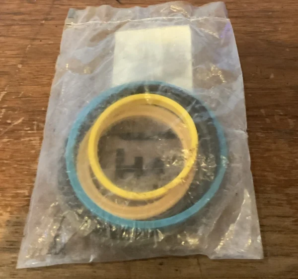 NEW HOLLAND SEAL KIT - Image 2
